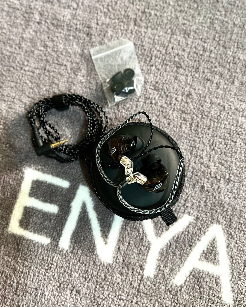 Enya 入耳式監聽耳機 EMH 01